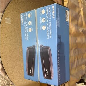 Box41 Black Electric 3-Hole Punch